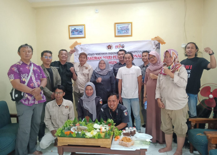 Bawaslu Demak Sambangi PWI, Perkuat Sinergi di Peringatan HPN ke-80