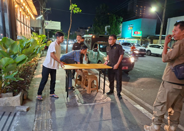 Satpol PP Ultimatum Kafe dan Pedagang di Jalan Gajah Mada Semarang: Trotoar Tak Boleh Lagi Jadi Area Usaha