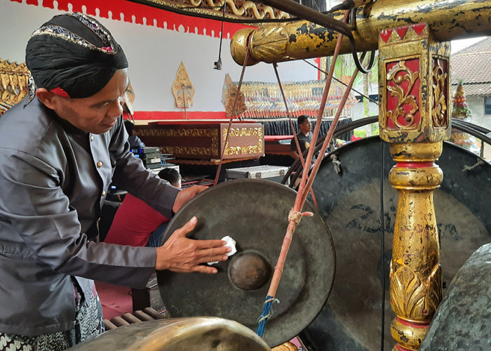 Nguri Budaya Dusun Manggung-Limbangan, Kirab Budaya Pertemukan Gong Kyai Jenggot dan Gong Dalang Wayang Kulit