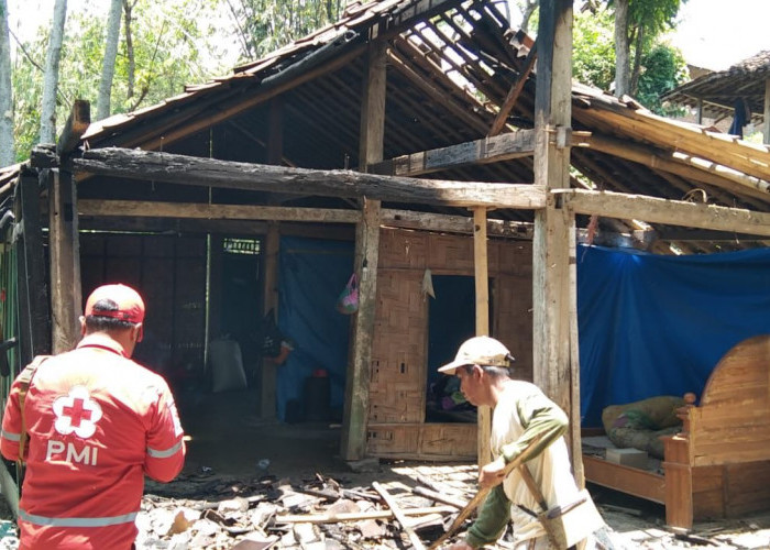 Ditinggal Keluar Sebentar, Rumah Terbakar