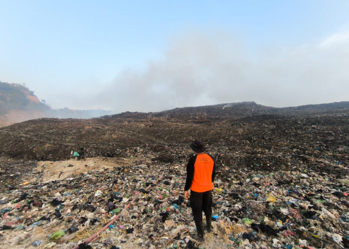 Hari Kelima Kebakaran TPA Jatibarang, Api Tinggal 10 Persen tapi Bara Masih Mengintai