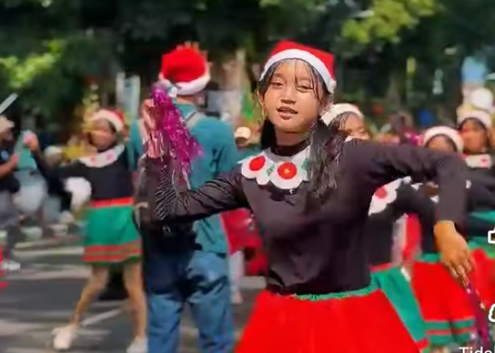 28 Kontingen dari 96 Gereja se-Kota Salatiga Meriahkan Salatiga Christmas Parade