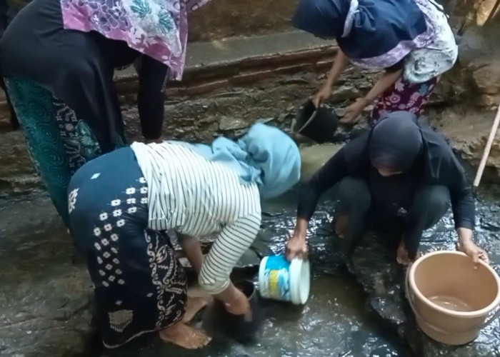 Kasihan! Untuk Mendapatkan Air Bersih, Warga Jatinegara Kabupaten Tegal Menunggu hingga 3 Hari 