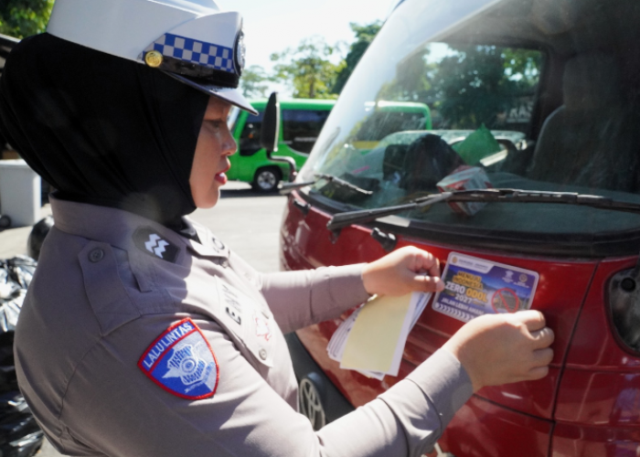 Operasi Simpatik, Petugas Gabungan Tertibkan Truk ODOL di Tol Semarang-Solo