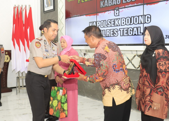 Kapolres Tegal Beri Penghargaan Pada Pelepasan Purna Tugas Pejabat Polres