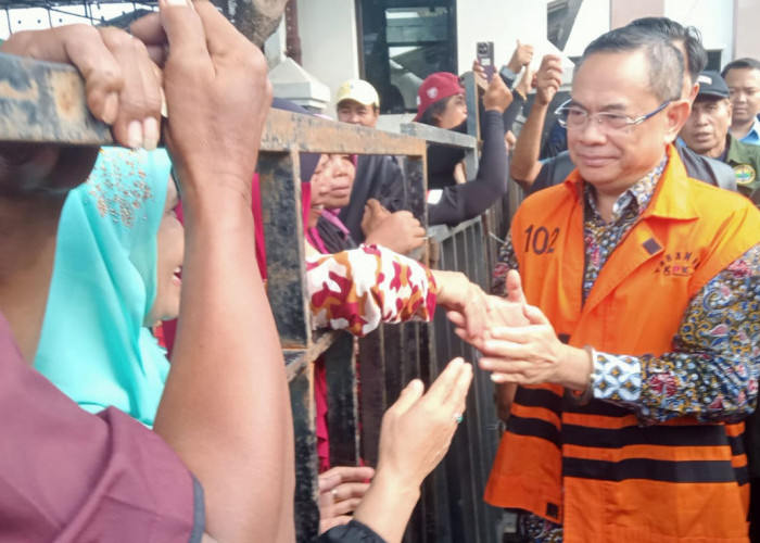Sidang hingga Tengah Malam, Sudewo Bantah Terlibat dan Minta Dibebaskan