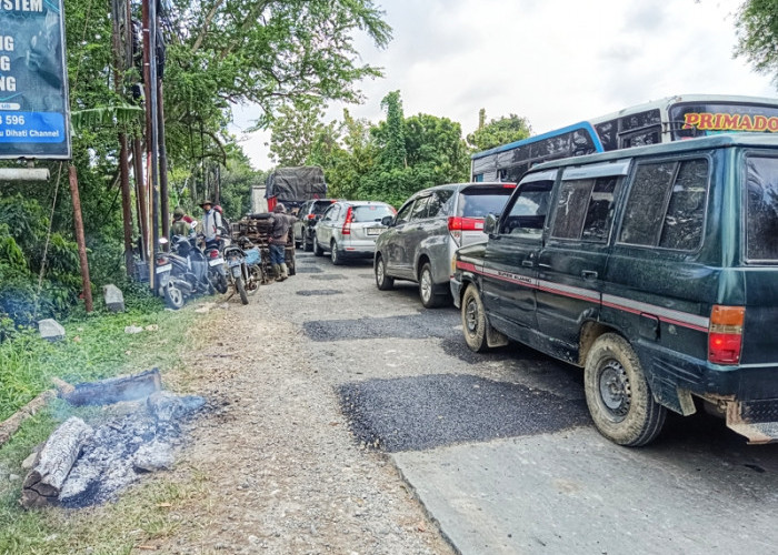 Akhirnya, BPJ Purwodadi Lakukan Perbaikan Jalan Rusak - Berlubang di Wirosari