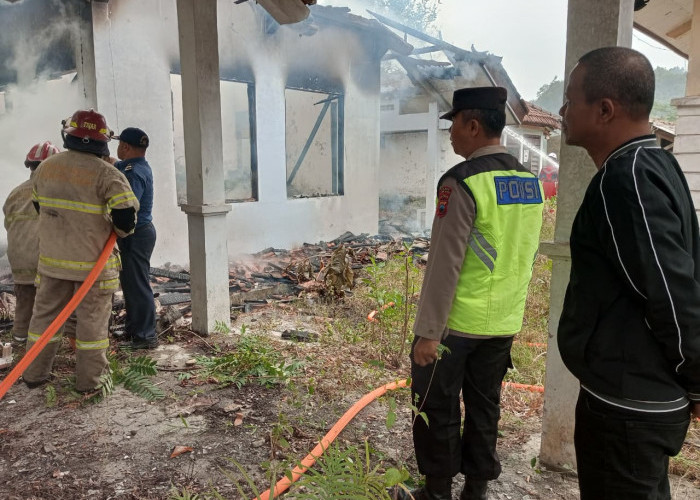 Gudang Eks Kantor Camat Karangsambung Terbakar, Arsip Sejak 2017 Hangus, Wabup Kebumen Imbau Warga Waspada