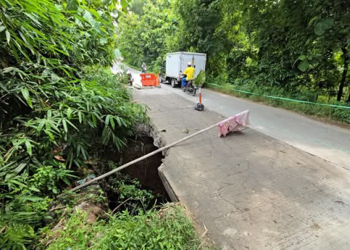 Jalan Gabugan-Sumberlawang Longsor, Akses Ekonomi Melemah