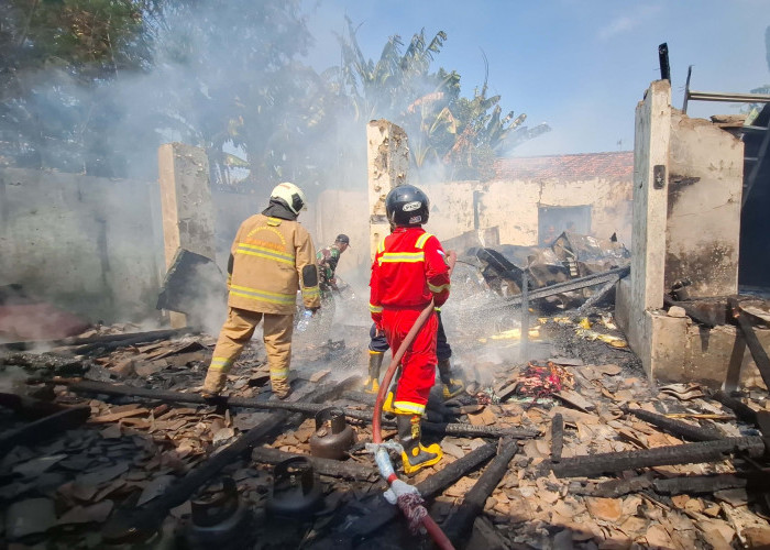 Rumah Produksi Batik di Banyurip Pekalongan Ludes Terbakar, Diduga Kompor Pemanas Lilin Ditinggal