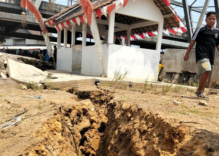 Tanggul 100 Meter di Tondomulyo Pati Ambles, Irigasi dan Situs Punden Rusak Parah