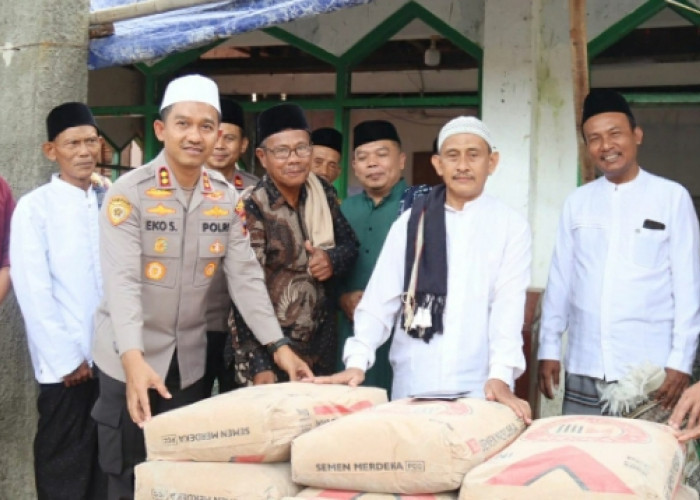 Polres Pemalang Bantu Semen untuk Pembangunan Masjid