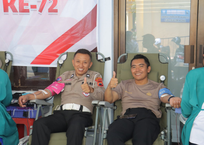 Meriahkan HUT ke-72 Humas Polri, Wartawan dan Pegiat Media Sosial Donor Darah