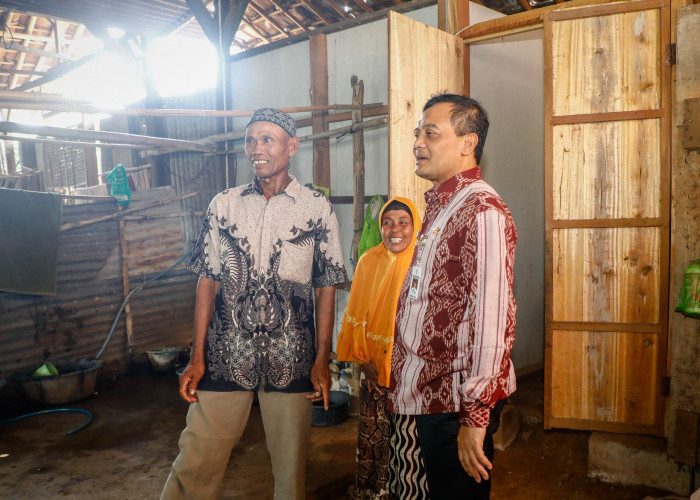 Gubernur Jateng Ahmad Luthfi Turun Langsung Cek Penerima Bantuan Perbaikan RTLH di Kendal