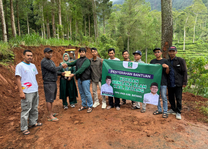 Banjir Bandang Desa Pacet, PKB Batang Berikan Bantuan Atasi Krisis Air Bersih Warga Terdampak