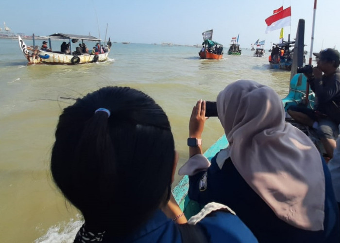 Sedekah Laut Tambaklorok Bertahan di Era Digital, Mahasiswa Pelajari Budaya Nelayan Semarang