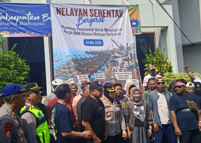 Tak Melaut Akibat Harga Solar Naik, Bos Kapal Batang Gelar Aksi di DPRD dan Pemkab 