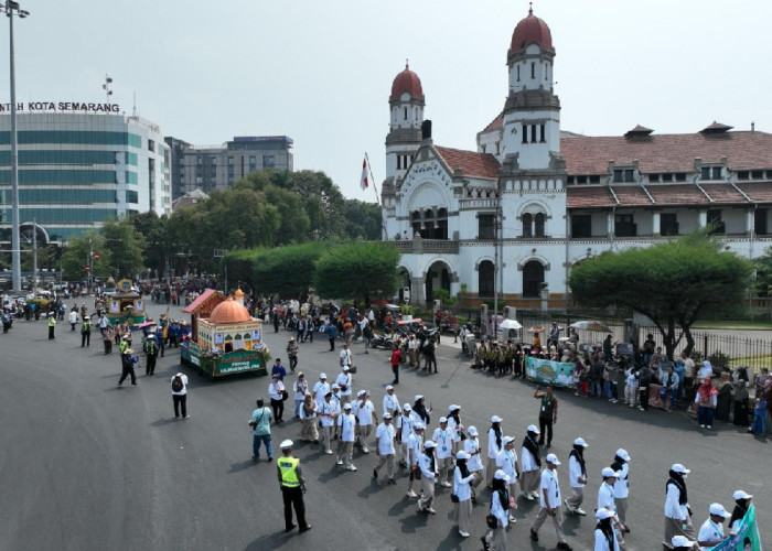 Ribuan Kafilah MTQ Nasional XXXI Diarak di Semarang, Sambutan Warga Bikin Suasana Makin Meriah