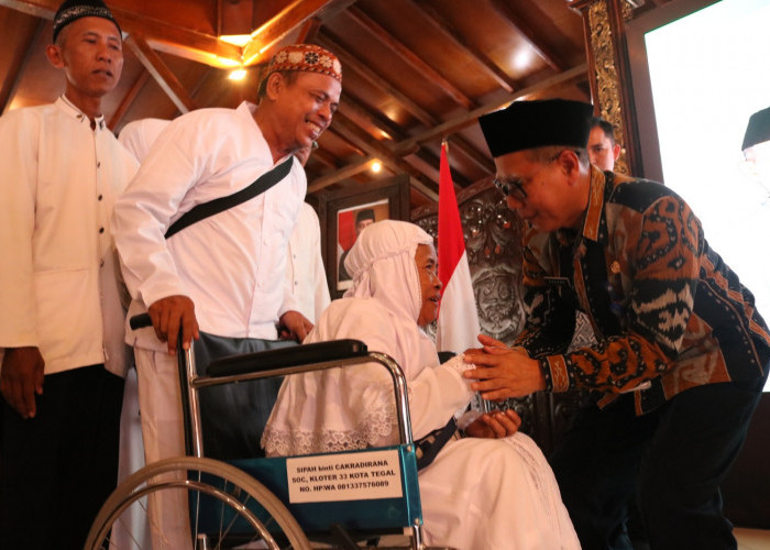 Lepas Jamaah Calon Haji Kota Tegal, Pj Wali Kota Dadang Luncurkan Prosa Tuan Haji