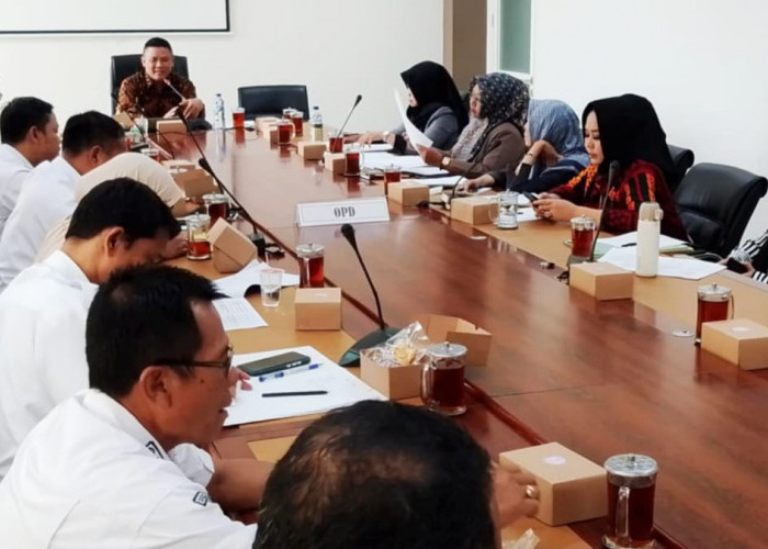 Rapat Pansus Bahas LKPJ Bupati Pemalang Akhir Tahun Anggaran 2024
