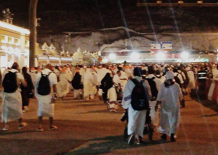 372 Jamaah Haji Pekalongan Khusyuk Wukuf di Arafah dan Lempar Jumrah