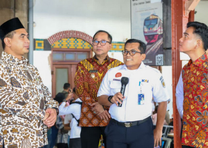 Wagub Jateng Dampingi Wapres Tinjau Stasiun Tawang, Pastikan Layanan Nataru dan Revitalisasi Berjalan Baik