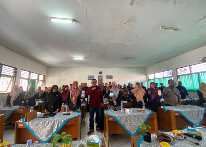 Radar Tegal Sosialisasikan Koran Digital di Korwil Tegal Timur Kota Tegal 