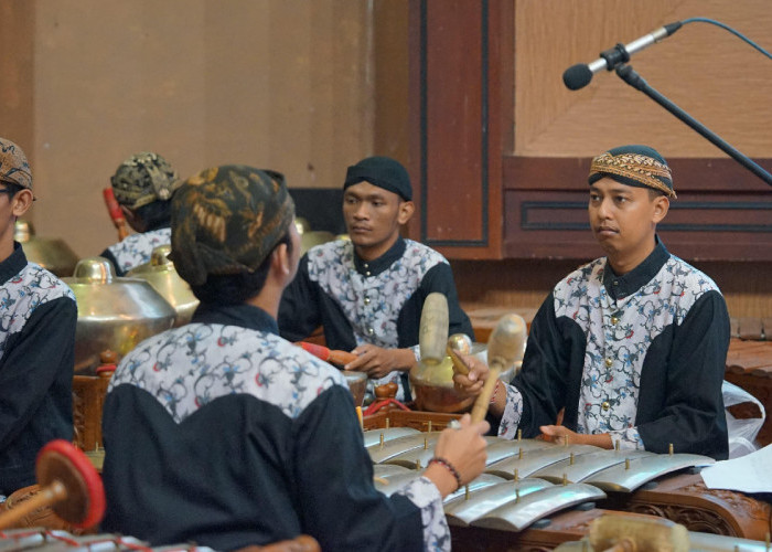 Dari Sastra Prancis ke Gamelan, Angga Yudhika Hidupkan Musik Tradisi Lewat Aransemen Orisinal 