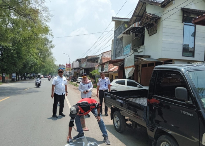 Dishub Kabupaten Tegal Pasang Warning Light di Lokasi Rawan Kecelakaan