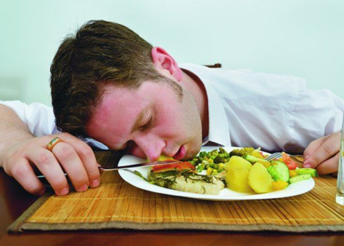 Segera Hentikan! 7 Bahaya Kebiasaan Tidur Setelah Makan Bagi Kesehatan