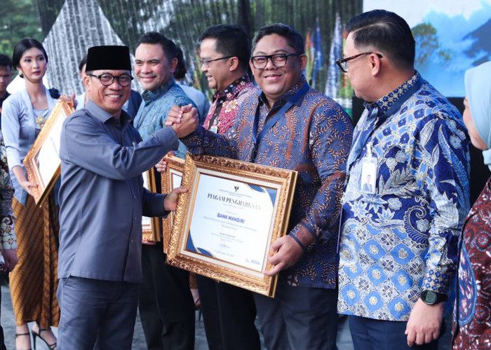Bank Mandiri Terima Piagam Penghargaan dari Menteri Desa dan PDT, Konsisten Dukung Ekonomi Kerakyatan