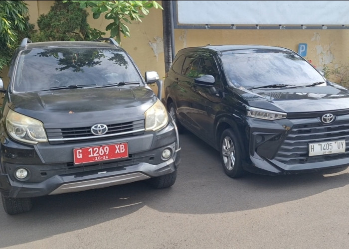 Sejumlah Mobil Dinas Pemkab Pekalongan Terparkir di Mapolres Usai OTT KPK