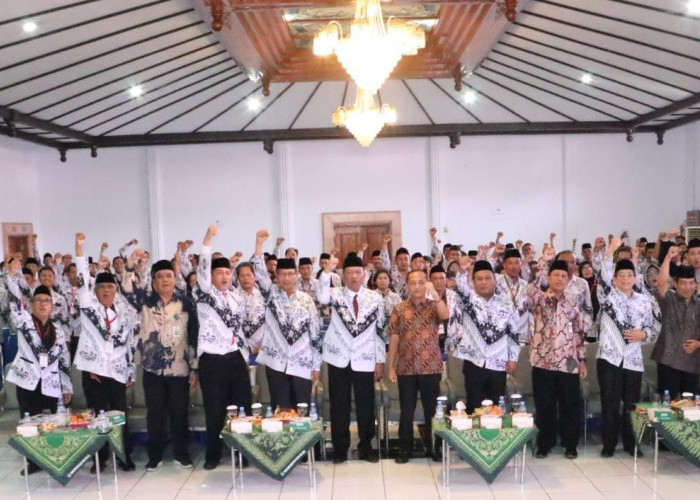 Pj Wali Kota Tegal Buka Konferensi Kota PGRI