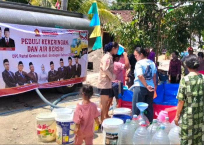 Peduli Bencana Kekeringan, DPC Gerindra Grobogan Distribusikan Air Bersih di 16 Kecamatan
