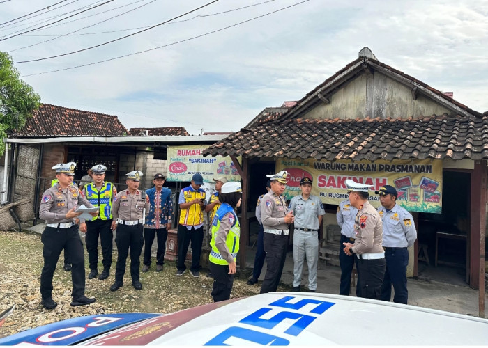 Tim Gabungan Survei Blackspot di Rejosari Grobogan yang Menjadi TKP Sembilan Kasus Laka