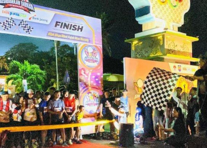 Ratusan  Peserta Ikuti Fun Run Night Tarkam Kemenpora 2024 