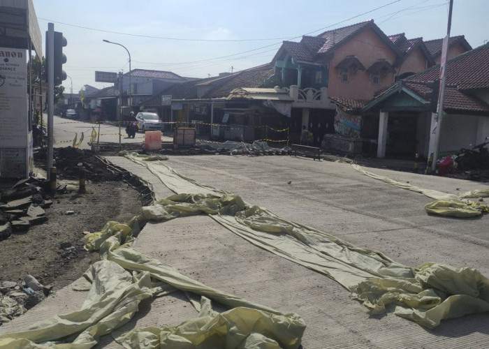 Perempatan Balamoa Tegal Ditutup Total, Pengendara Kelimpungan Cari Jalan Tikus