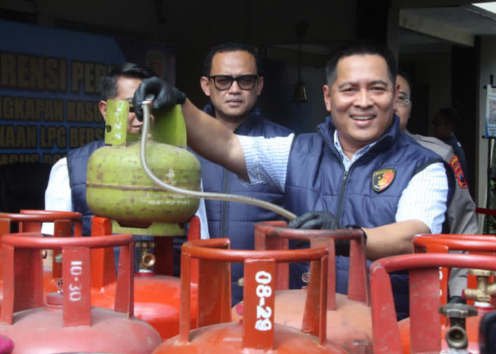 Polisi Bongkar LPG Oplosan di Karanganyar, Produksi 300 Tabung per Hari