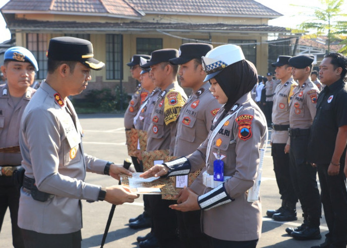 25 Anggota Polres Tegal Berprestasi Raih Penghargaan, Kapolres: Pertahankan Kinerja Terbaik!