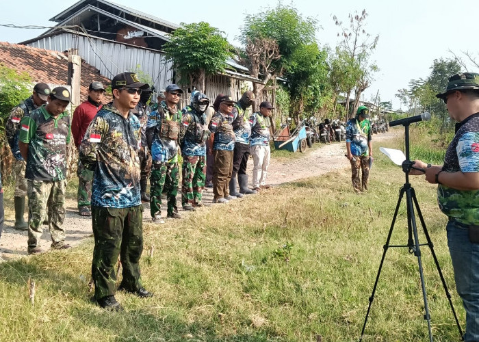 Peringati HUT ke-81 RI, Paser Mania Tegal  Tebar 2.000 Benih Ikan Nila