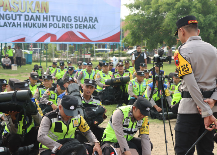 Ratusan Personel Dilibatkan dalam Apel Pergeseran Pasukan Polres Demak 