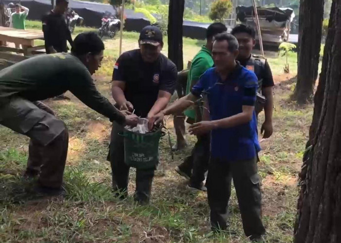 Sinyal Prioritas 2027, Satpol PP Batang 'Tertibkan' Wisata Sidawung dari Sampah