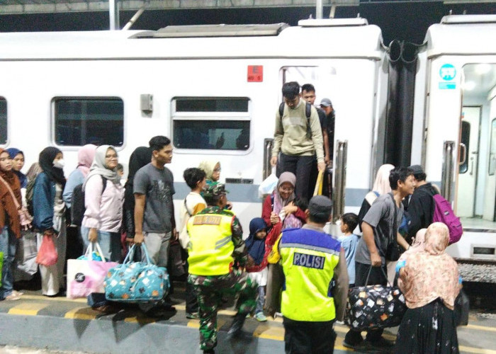 Polres Tegal Tingkatkan Pelayanan KRYD Stasiun Slawi Saat Arus Balik Lebaran 2026