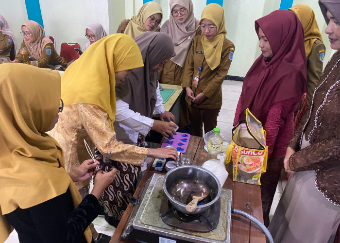 Kartini Masa Kini, DWP Disperpusip Tegal Sulap Jelantah Jadi Rupiah
