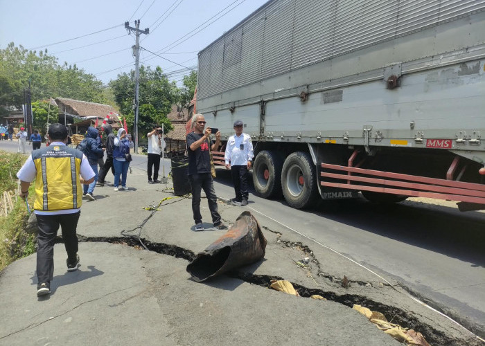 Jalan Kaliwungu-Boja Ambles Makin Parah, Pemkab Kendal Siapkan Rp1,2 Miliar
