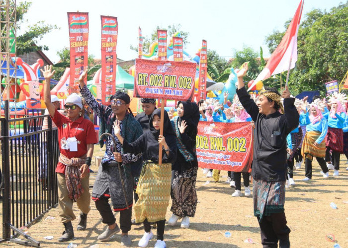 Warga Wanarejan Utara Kabupaten Pemalang Adakan Festival Sarung Goyor