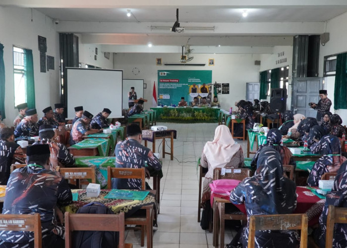 Guru MA An-Nawawi Berjan Purworejo Dibekali Manajemen Kelas Hadapi Karakter Siswa Era Digital