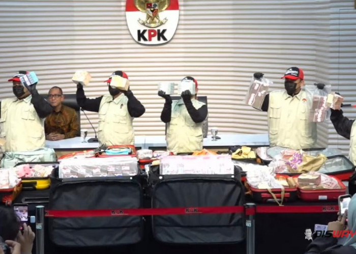 Mantan Bupati Kebumen Arif Sugiyanto Jadi Tersangka OTT KPK, Uang Rp106,3 Miliar Disita