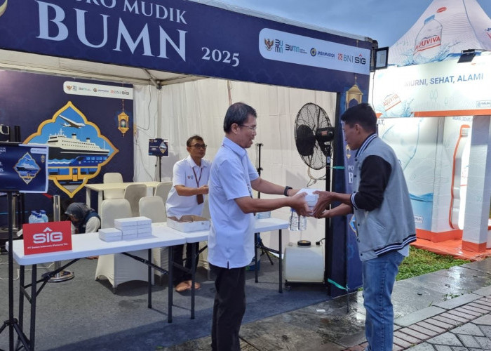 BNI Bagikan 200 Takjil dan Layanan Kesehatan di Posko Mudik Malang