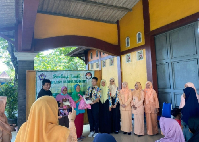 Berbagi Kasih Ramadan SMA Negeri 2 Slawi